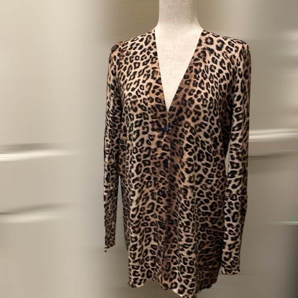 Chico's Peyton Animal Print V-Neck Boyfriend Cardigan Black/Brown M/8 - Picture 2 of 9
